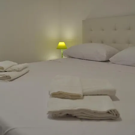 Lecce Al Mare 圣卡塔尔多